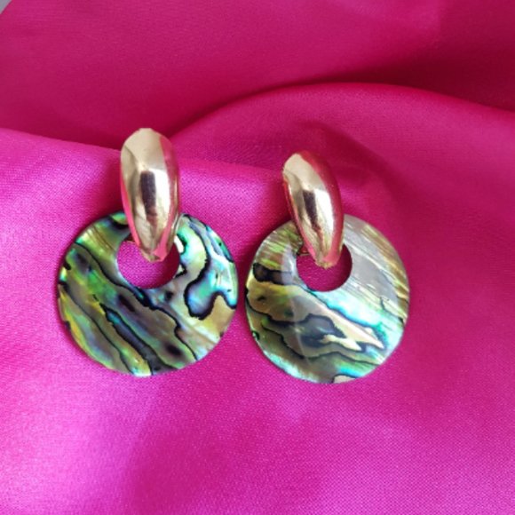 Vintage Jewelry - Vintage 1980s earrings dangle doorknocker abalone shell